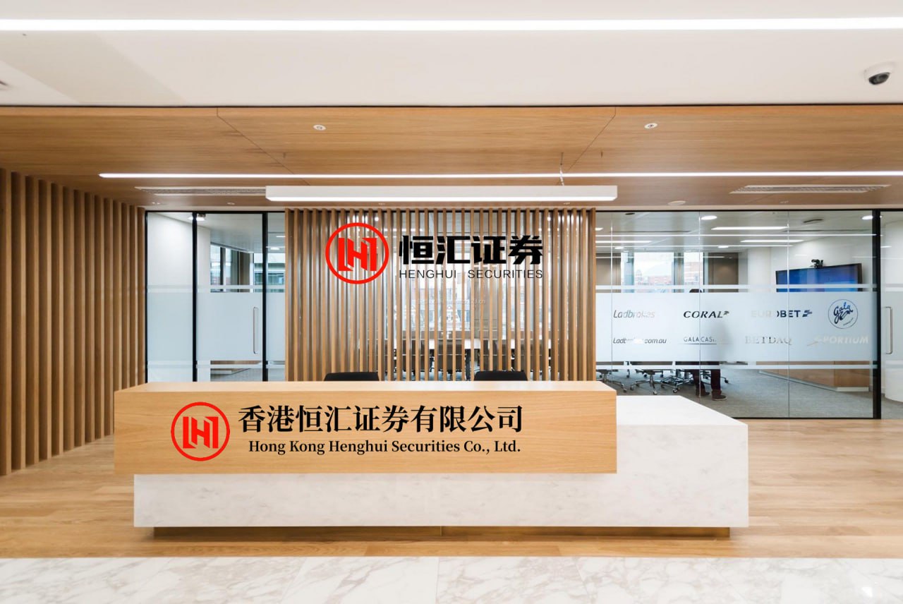智沪深股票配资平台 <云屏雪楚鹤又名凤云漪玄烨>云屏雪楚鹤(一个是等了他一万年,一个是陪了他一万年